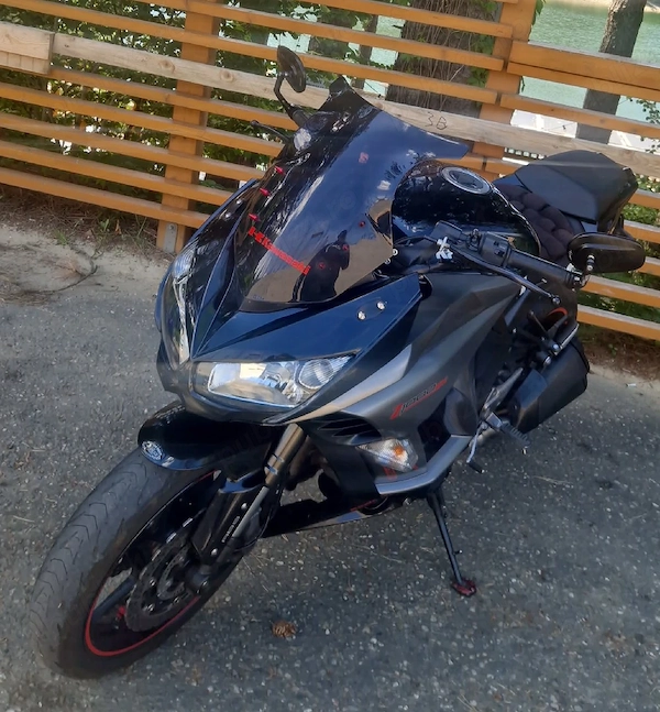 Vând Kawasaki z1000sx anu 2012 pret 6300 euro neg