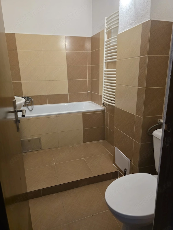 Apartament 3 camere 72mp semimobilat în Rasnov de vanzare — fotografia 3