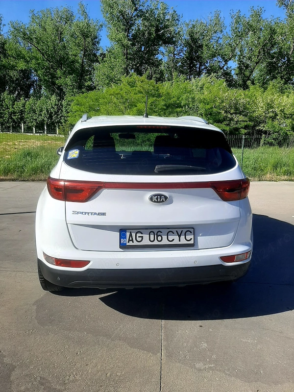 Vând autoturism marca Kia Sportage IV (QL, QLE), motor 1,6 GDI benzină, culoare albă