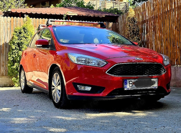 Vând Ford Focus Race Red - o găsești și dacă ai uitat unde ai parcat. Primul proprietar