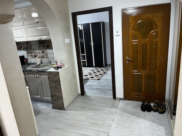 Apartament 2 camere decomandat, mobilat si utilat, loc de parcare, Trivale - Sc. Gen. nr. 13 — fotografia 1