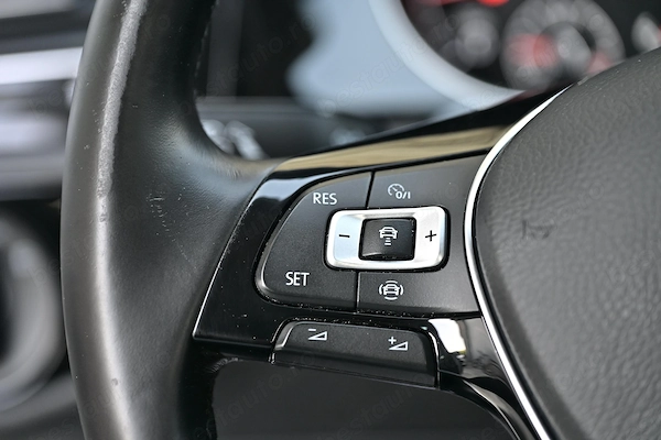 VOLKSWAGEN Golf 2020 — imagine 20