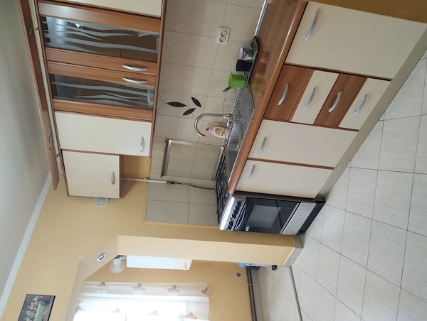 Închiriez apartament 2 camere in Micro 17 — fotografia 3