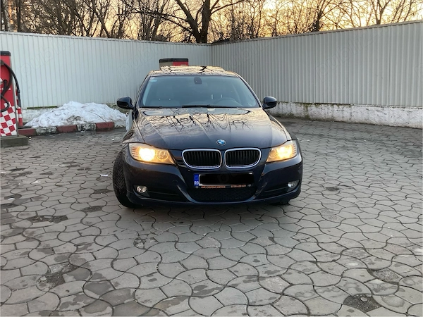 Vand BMW seria 3 E90 , 320i , an 2009 , 170 CP, cutie automata ZF