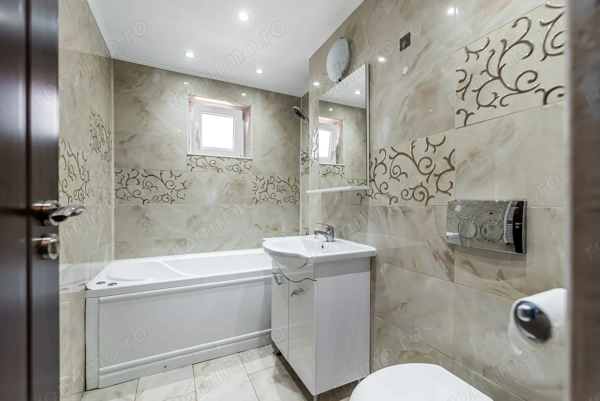 VANDUT! Ap 2 camere, renovat, 2 balcoane. Cartier Alfa Arad — fotografia 3