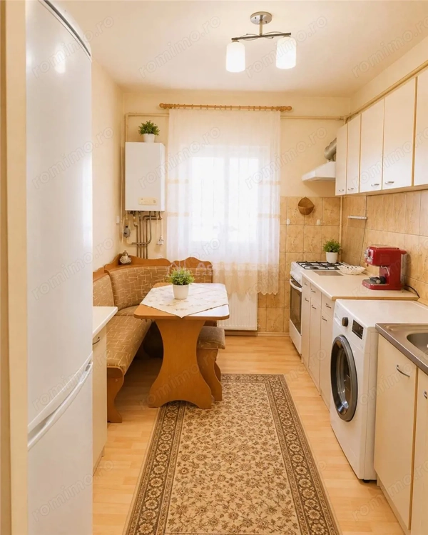 Ulmeni Apartament 3 Camere Etaj 1 cu garaj si boxa — fotografia 2
