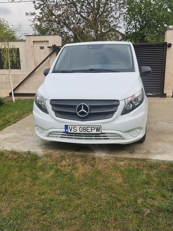 Vând Mercedes-Benz Vito 8+1 automată