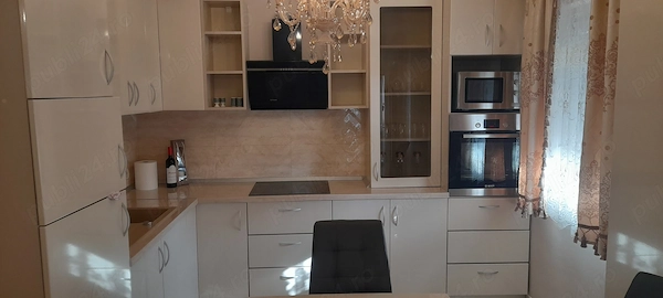 Opulenta si confort intr-un apartament cu 3 camere in cartier Aeroport — fotografia 1
