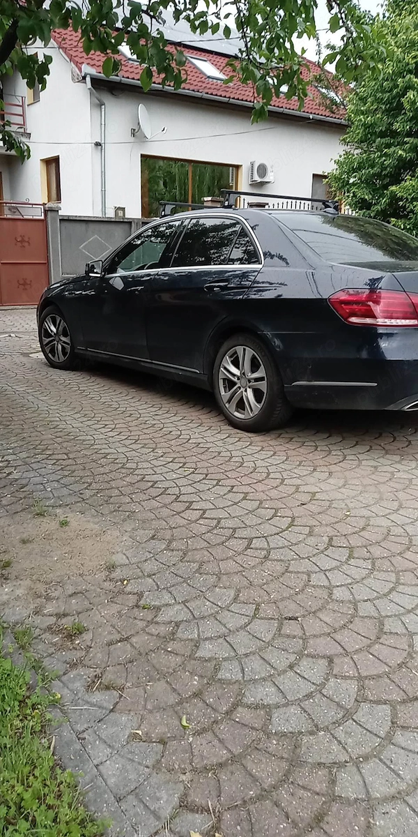 Mercedes-Benz E220 Limuzină Avantgarde