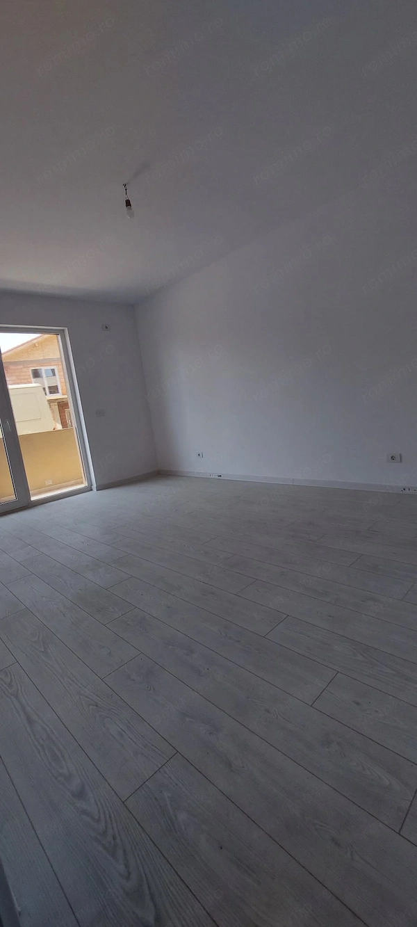 Apartament cu 2 camere, încălzire în pardoseală și loc de parcare Giroc — fotografia 2