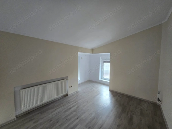 Etaj vila cu 5 camere, Dumbravita, Ideal pentru activitati comerciale — fotografia 1