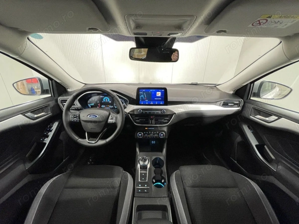 FORD Focus 2022 — imagine 7