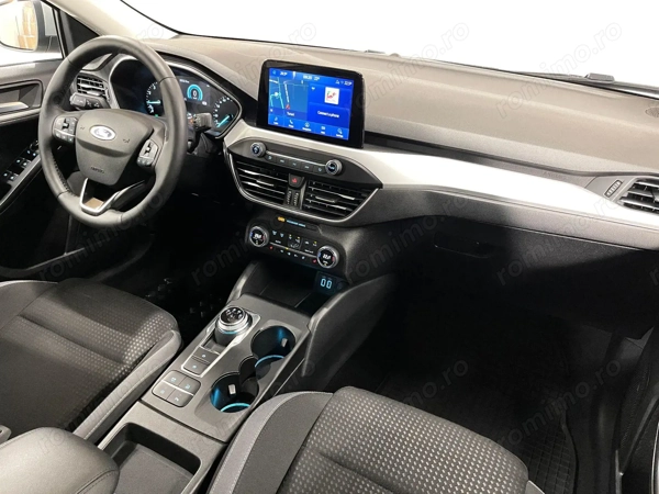 FORD Focus 2022 — imagine 8