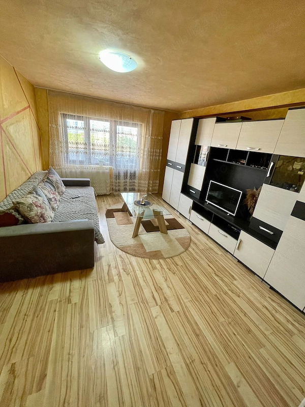 Apartament la cheie, etaj 1. Beiuș — fotografia 1