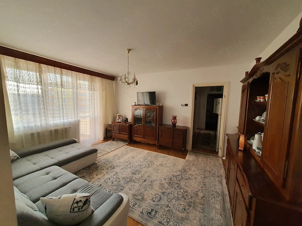 Vând apartament cu doua camere — fotografia 1