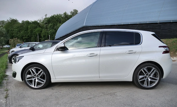 Vand Peugeot 308 2017 1.6 BlueHDi Allure, LED, Cutie manuala 6+1, Pilot Automat, etc.