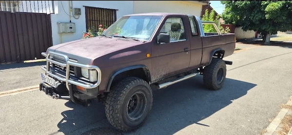 Nissan king cab D21, fab 1991,2.4 benzina, inmatriculat, pret 7500 euro neg