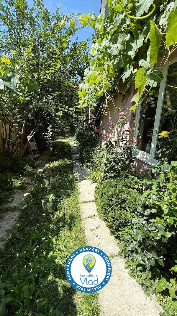 Chirie apartament la casa cu curte — fotografia 1