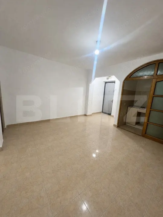 Apartament/Spatiu comercial Parter înalt-Acces din Blvd.Decebal — fotografia 1
