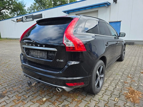 VOLVO XC60 2017 — imagine 4