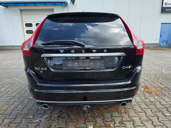 VOLVO XC60 2017 — imagine 13