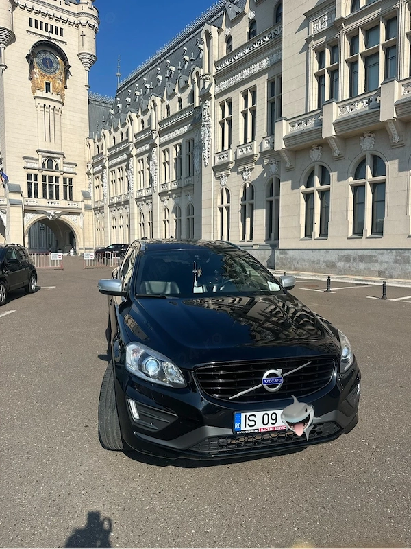 Volvo XC60 2016 R-Design D3 150 CP