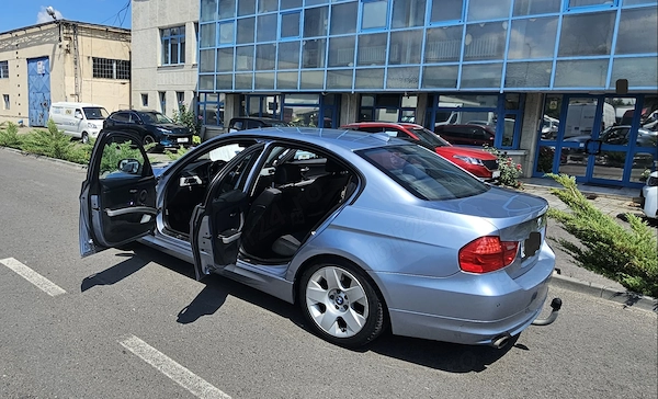 BMW 3 Series 2010 — imagine 4