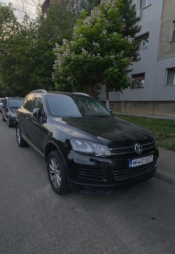 VOLKSWAGEN Touareg