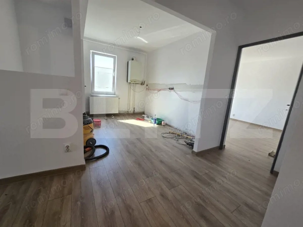 Apartament 3 camere, 70 mp, renovat complet – Cartier Unirii, Reghin — fotografia 2