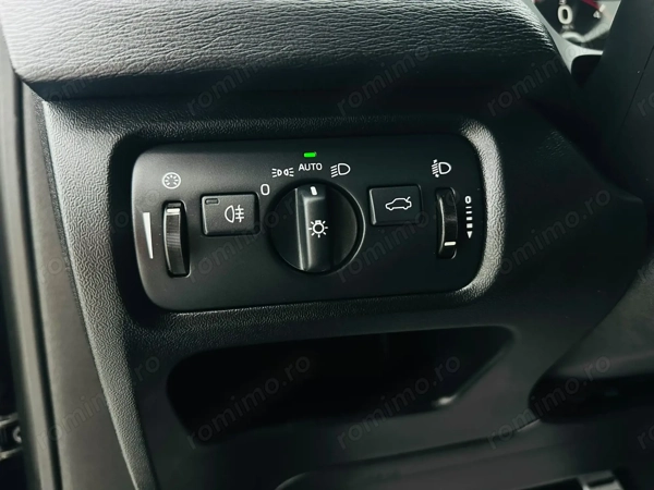 VOLVO V40 2017 — imagine 12
