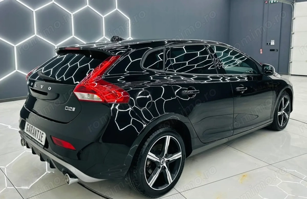 VOLVO V40 2017 — imagine 3