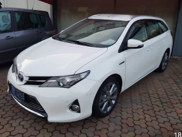TOYOTA Auris 2013