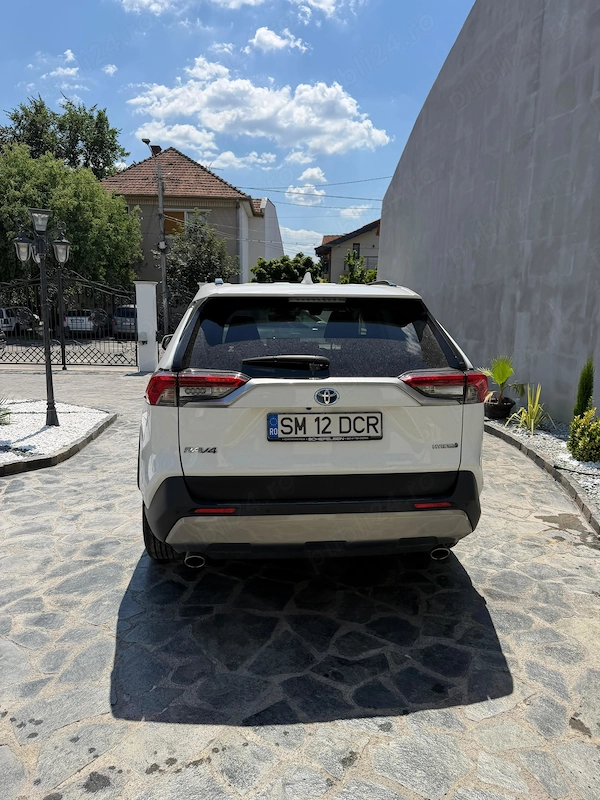 TOYOTA RAV4 2025 — imagine 4