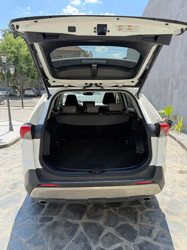 TOYOTA RAV4 2025 — imagine 6