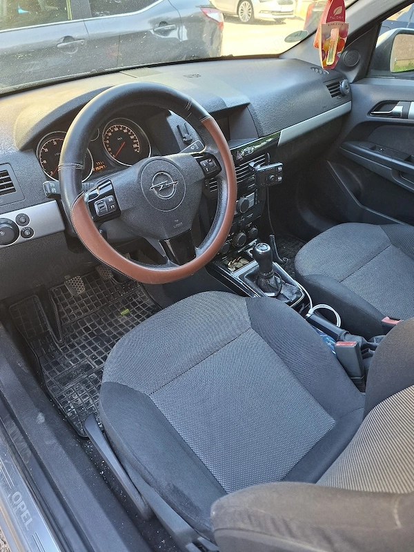 OPEL Astra 2010 — imagine 3