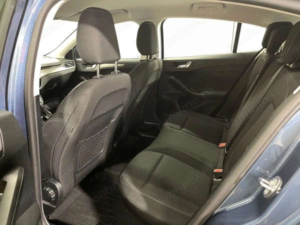 FORD Focus 2023 — imagine 10