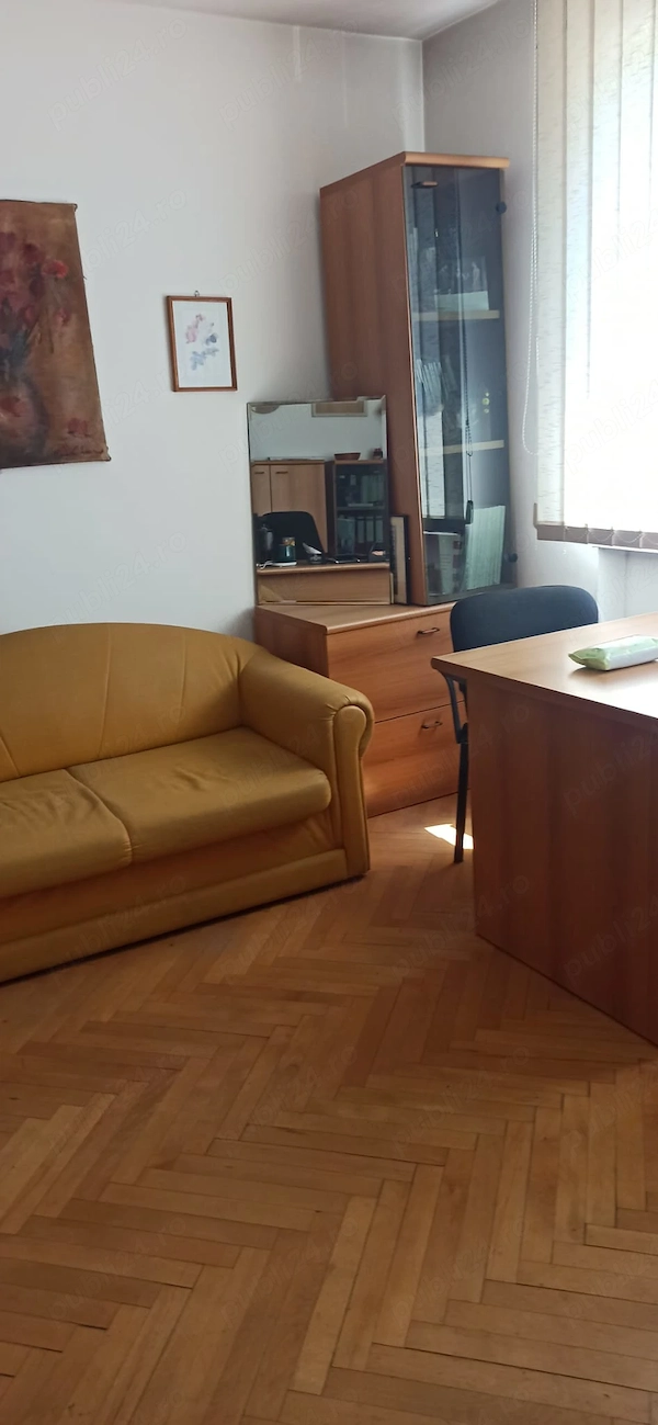 Rar pe piata! Imobil cu 5 camere, 2 intrari, ultracentral, langa Tribunalul Arad — fotografia 3