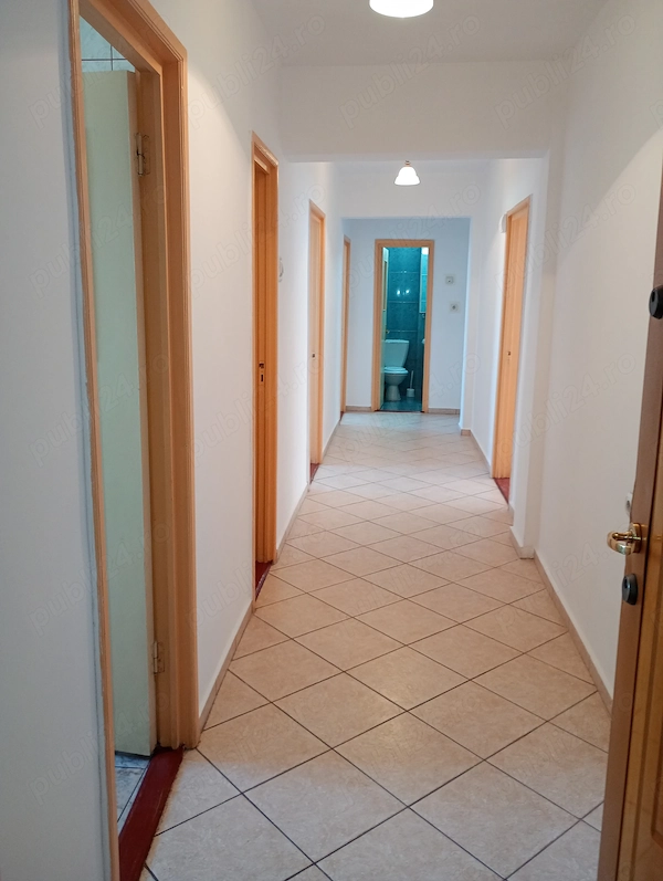 Tomis Mall, ultracentral Constanta, de vanzare apartament decomandat- persoana fizica — fotografia 3