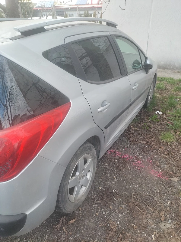 PEUGEOT 207