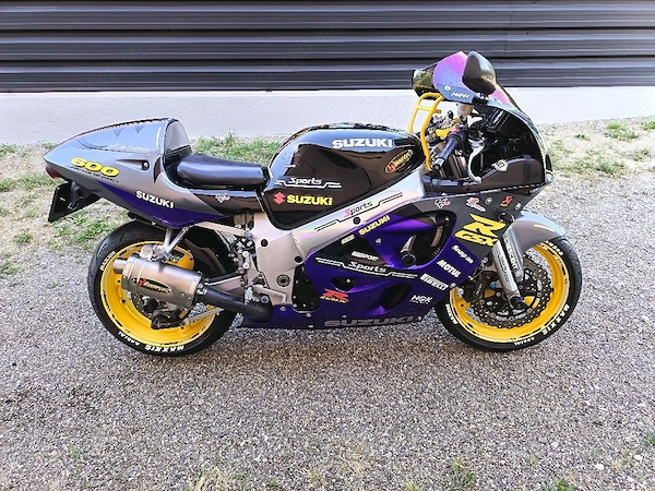 SUZUKI gsxr 600 ! stare foarte BUNA