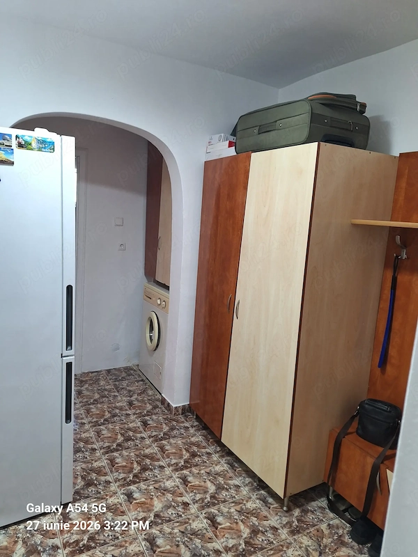 Vind apartament 2 camere decomandat,hol tip camera,arcada etj.1 — fotografia 1