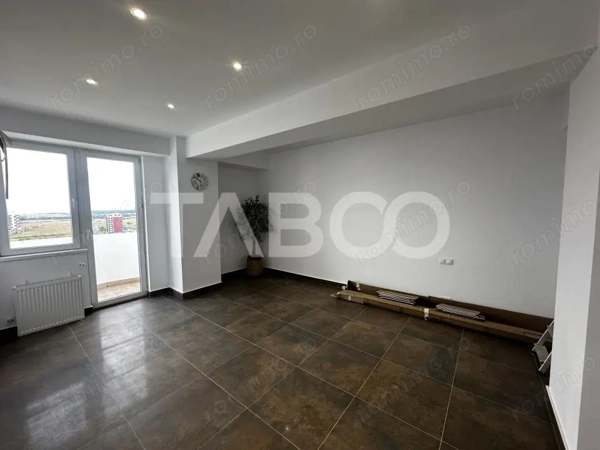 Apartament 2 camere bucatarie separata de vanzare etaj intermediar — fotografia 1