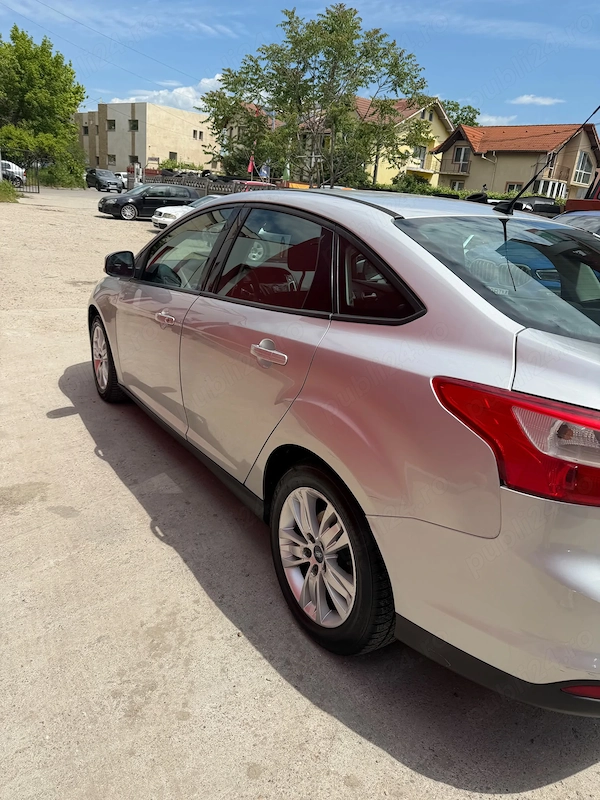 FORD Focus 2011 — imagine 9