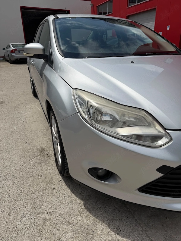 FORD Focus 2011 — imagine 6