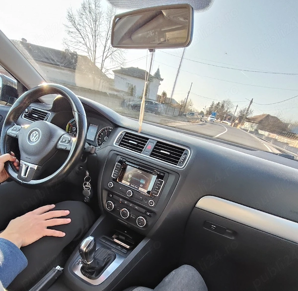 Vând Volkswagen Jetta automat hybrid 1.4 tsi 2013