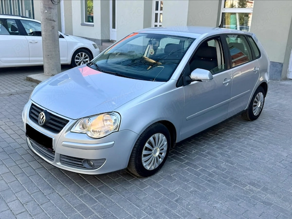 VOLKSWAGEN Polo