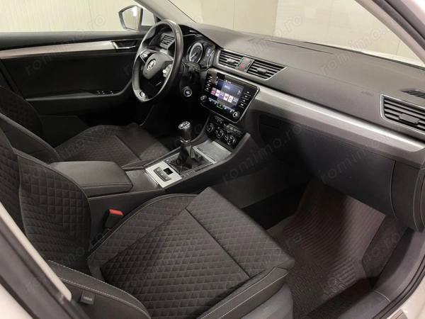 SKODA Superb 2021 — imagine 10