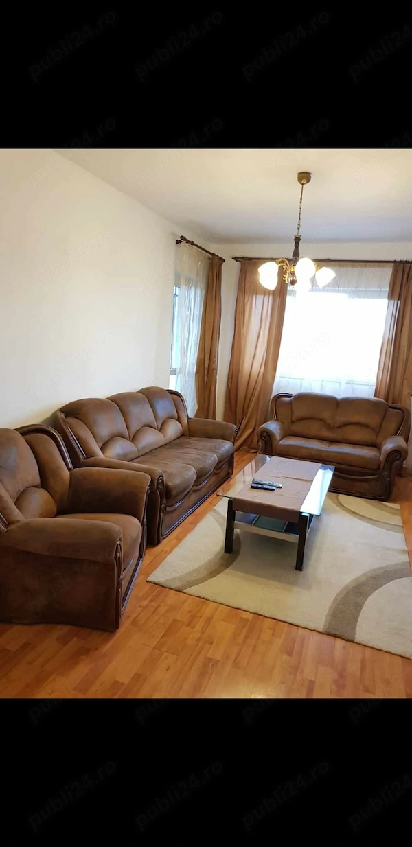 Apartament cu 3 camere de vanzare — fotografia 1