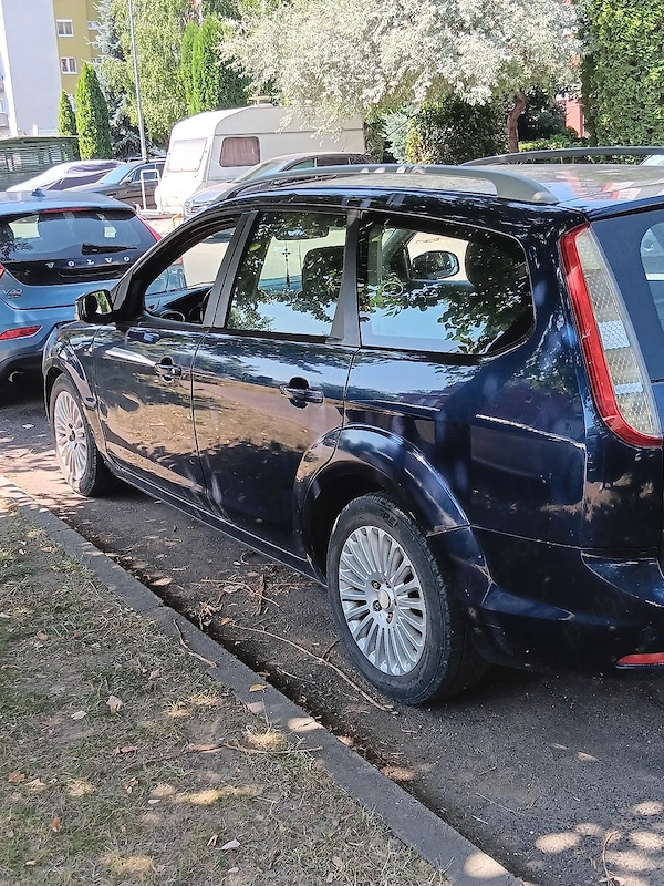 FORD Focus 2010 — imagine 5