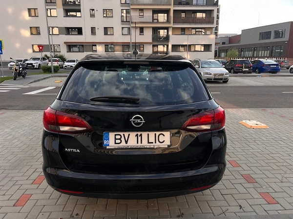 OPEL Astra 2019 — imagine 4